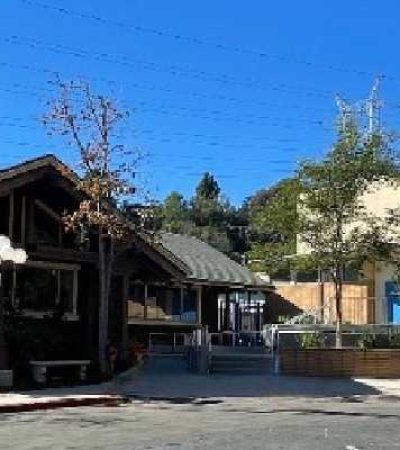 front parking lot of kenter canyon elementary school